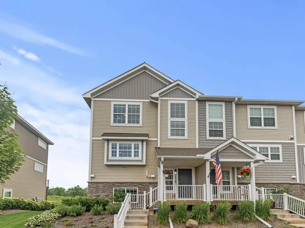 7558 Woods Edge Blvd, Lino Lakes, MN 55014