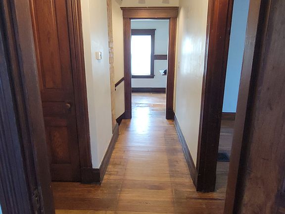 4th image of 4909 Wesley Ave Unit 2