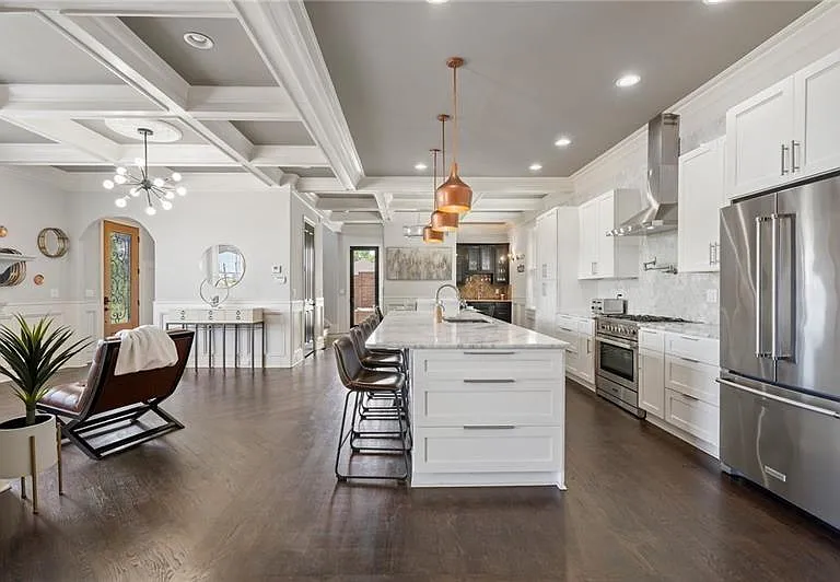 631 Boulevard NE — Photo 15