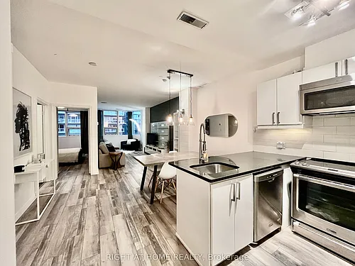393 King St W #1106 Photo 1