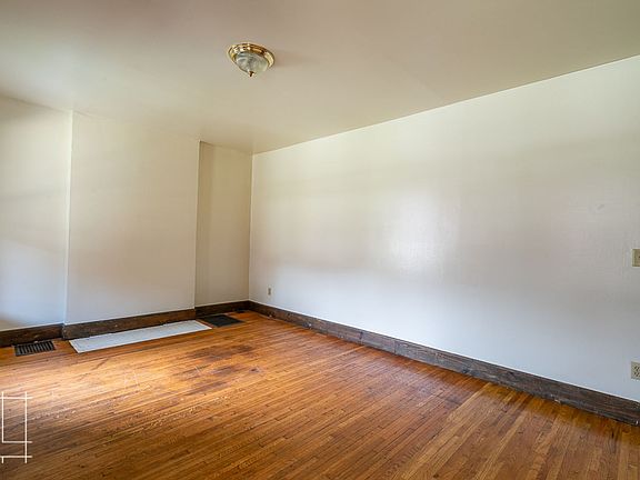 3rd image of 2188-2194 N High St #25