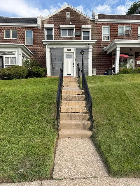 210 E Upsal St