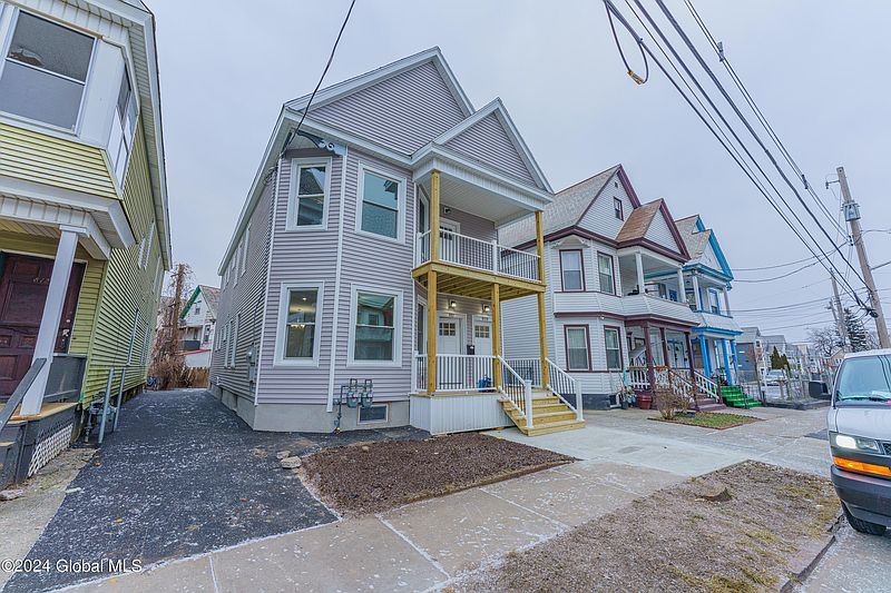 2nd image of 808 Stanley Street