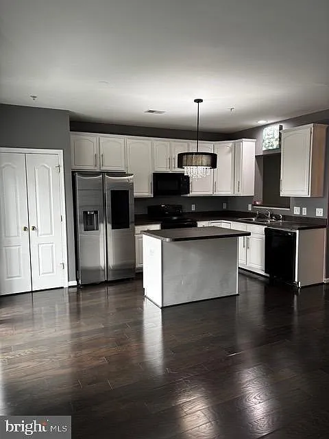 Building Photo - 5546 Capital Gateway Dr #396