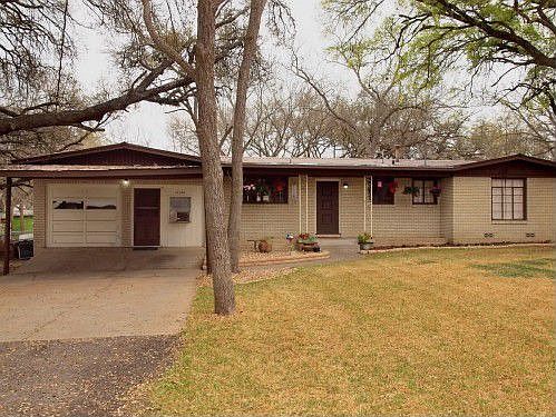 2nd image of 11903 Indianhead Dr