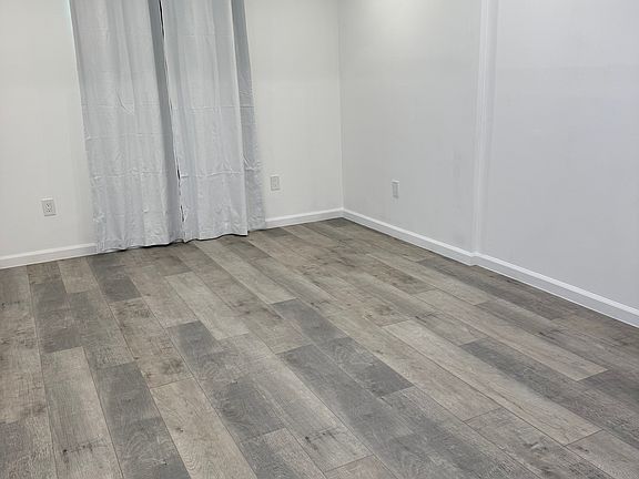 3rd image of 1438 11th St APT B