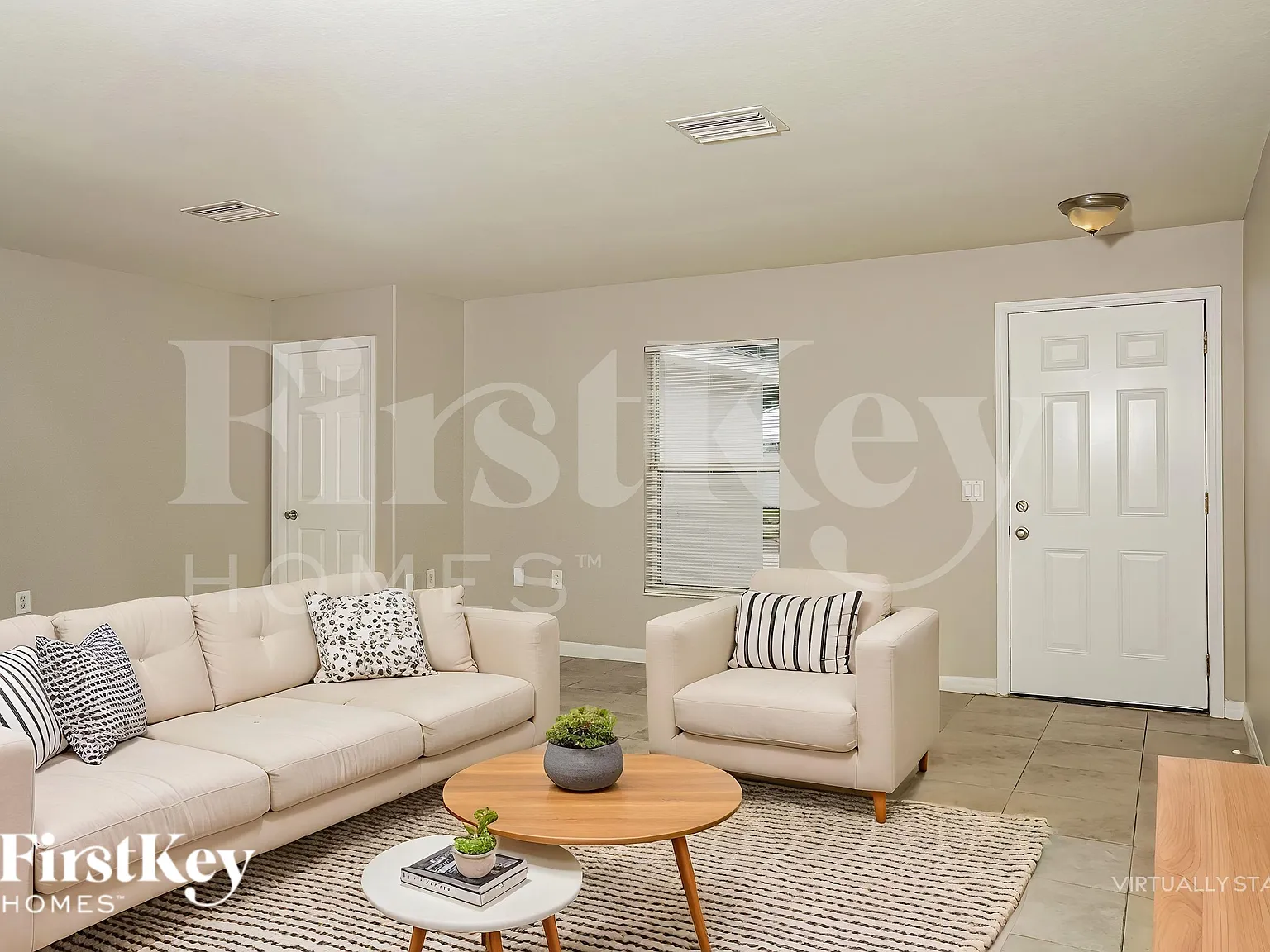 4 bed, 2.0 bath, 1159 sqft, $2,085 — Photo 4