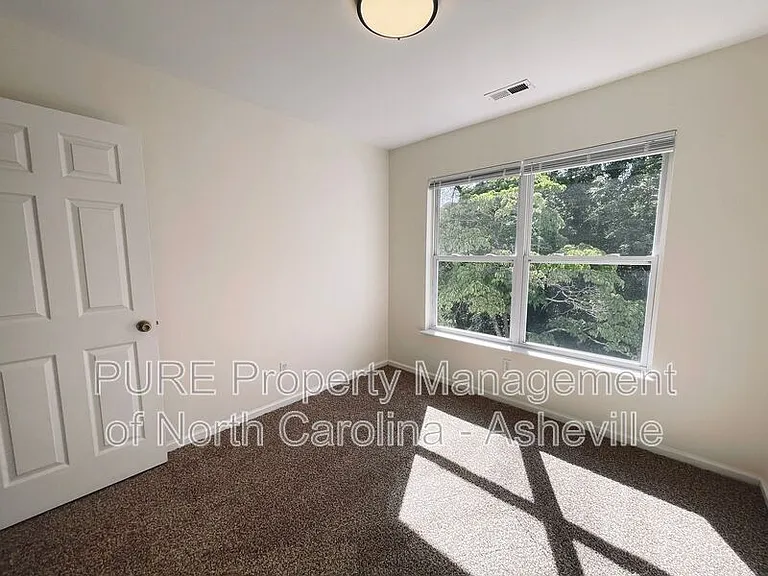 16 Evergreen Ave #A — Photo 12