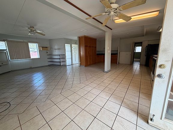 4th image of 121 S Lehua St