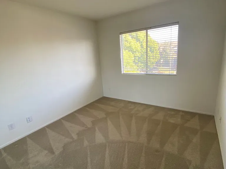 1916 Sienna Ln — Photo 12