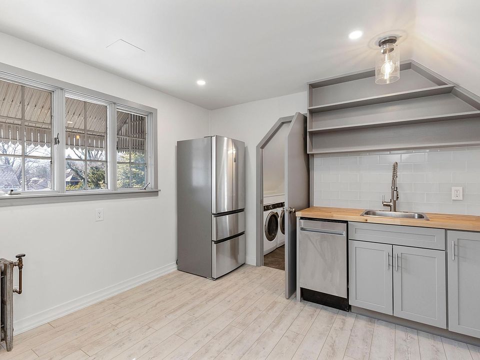 77 W Ashland St, Doylestown, PA 18901 Zillow