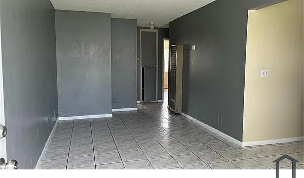 3 bed, $3,000 — Photo 2