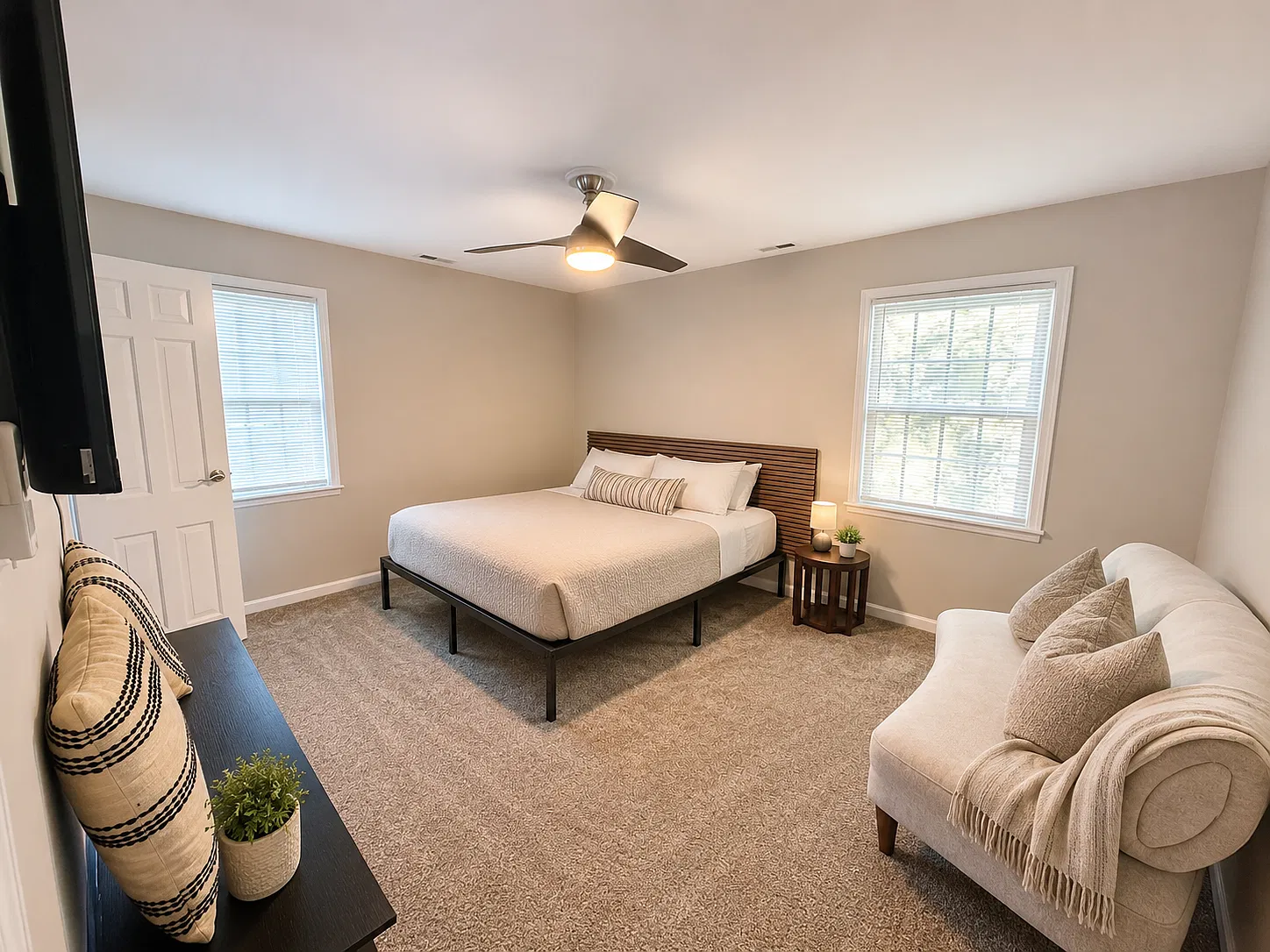 Golf Course Retreat I Geist + Ruoff I Sleeps 6 — Photo 2