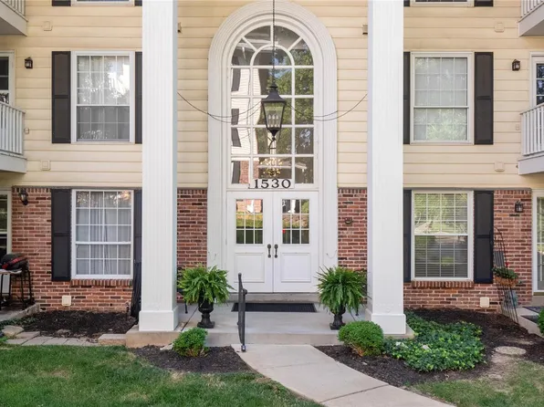 1530 Bedford Forge Ct APT 18, Chesterfield, MO 63017