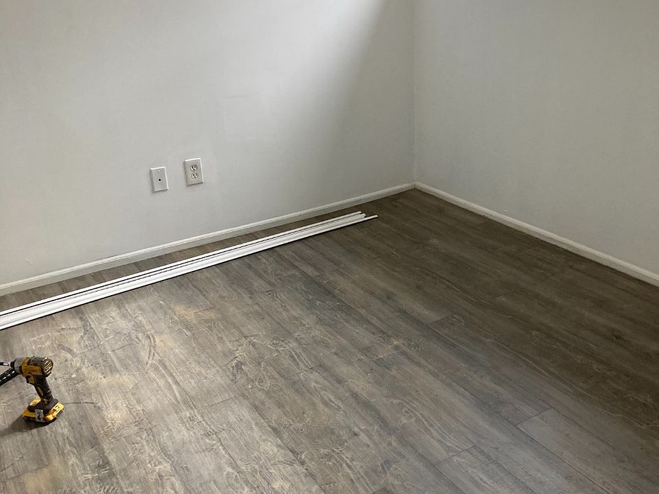 1st image of 6 Bayview Ln