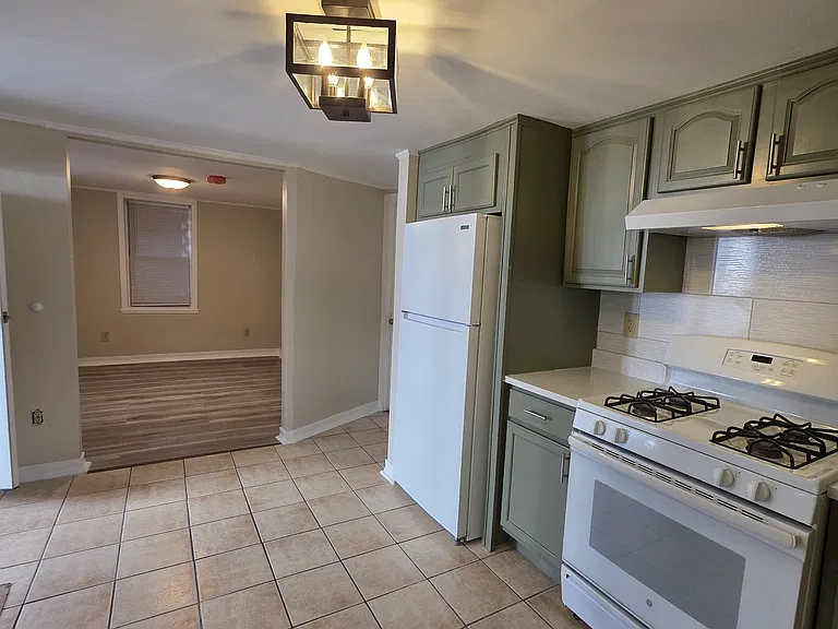 154 Middle St #1 — Photo 7