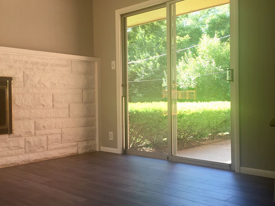 2nd image of 71 Briarwood