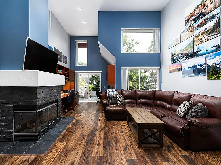 26934 Carnelian — Photo 1