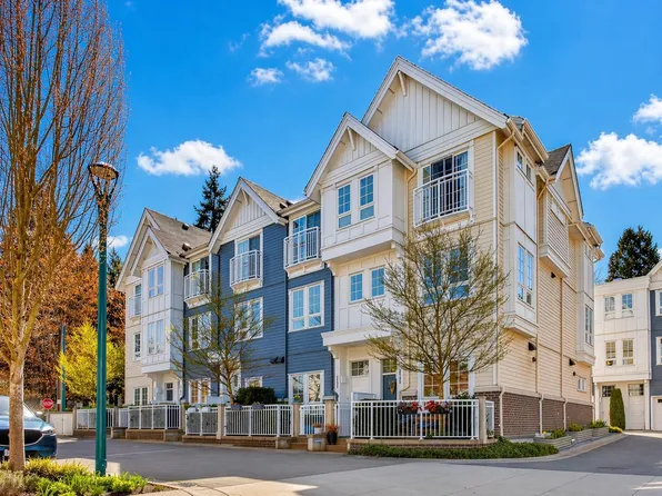 2137 Spring St, Pt Moody, BC V3H 1Z8