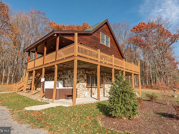 4th image of 132 Fantasy Valley Ln