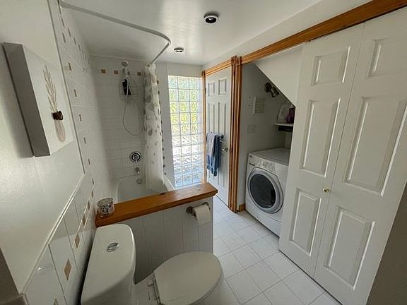 4th image of 13238 Paradise St