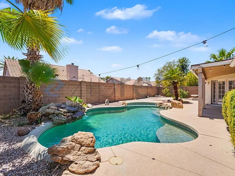 1157 E Encinas Ave — Photo 30