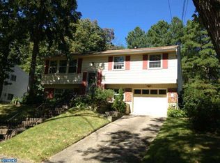 32 Greenbriar Rd, Turnersville, NJ 08012