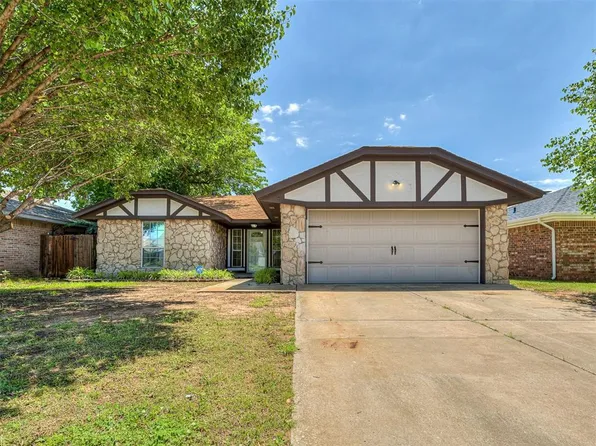 644 NW 18th St, Moore, OK 73160