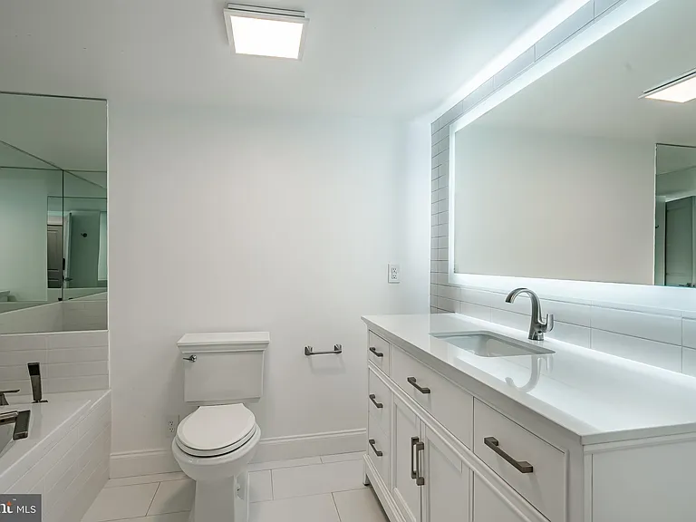 21510 Valley Forge Cir #1510 — Photo 26