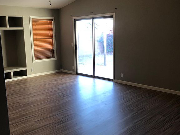 5th image of 10622 E Emerald Ave