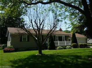 202 E Circle View Dr, New Middletown, OH 44442