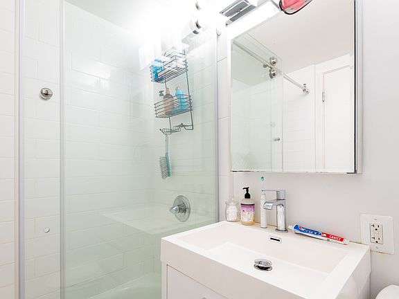 5th image of 12 Stoneholm St APT 315