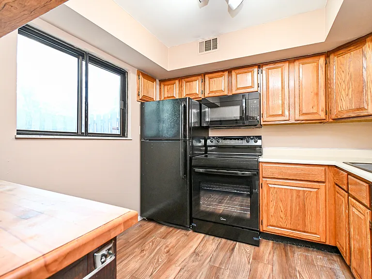 7752 Montgomery Rd #84 — Photo 7