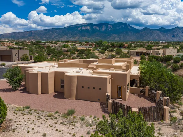 7 Tiwa Trl, Placitas, NM 87043