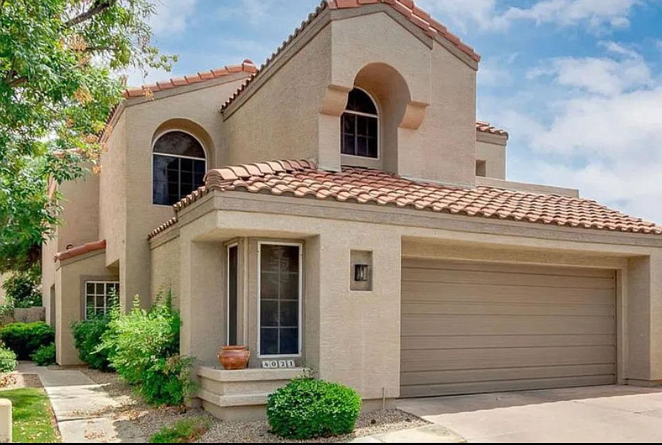 4021 E Altadena Ave