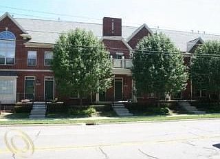 1st image of 476 Village Ln #1