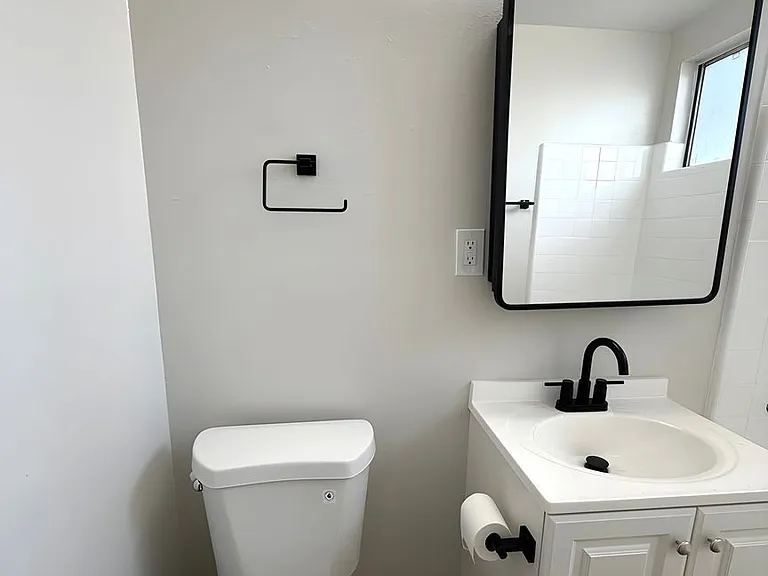6500 S Western Ave #7 — Photo 5