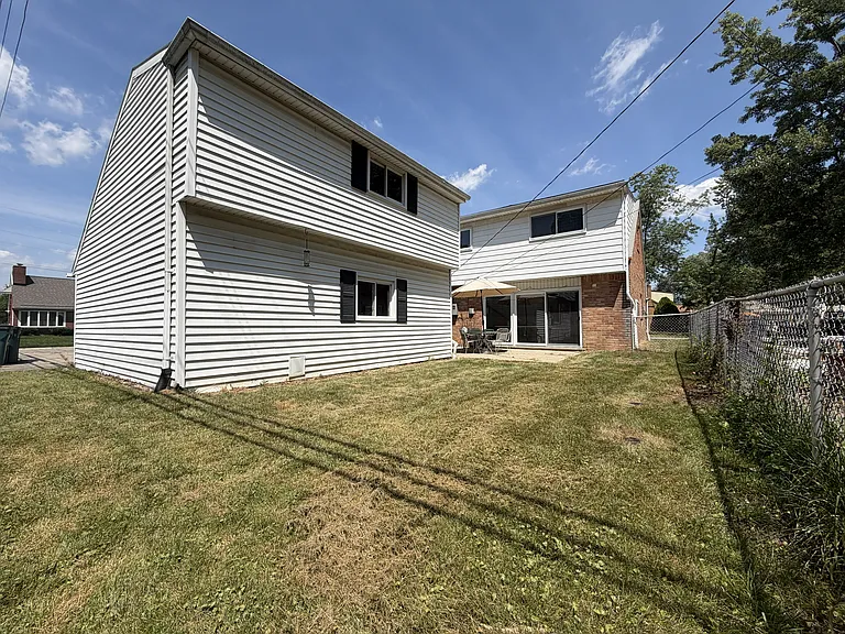 747 Jamaica Dr #1 — Photo 3