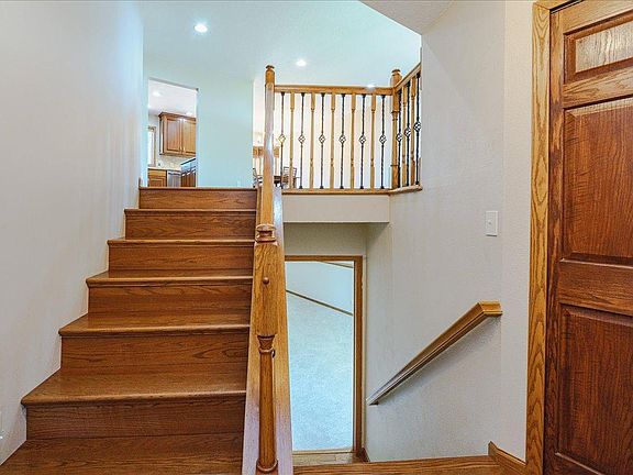 3rd image of 1100 W 158th St