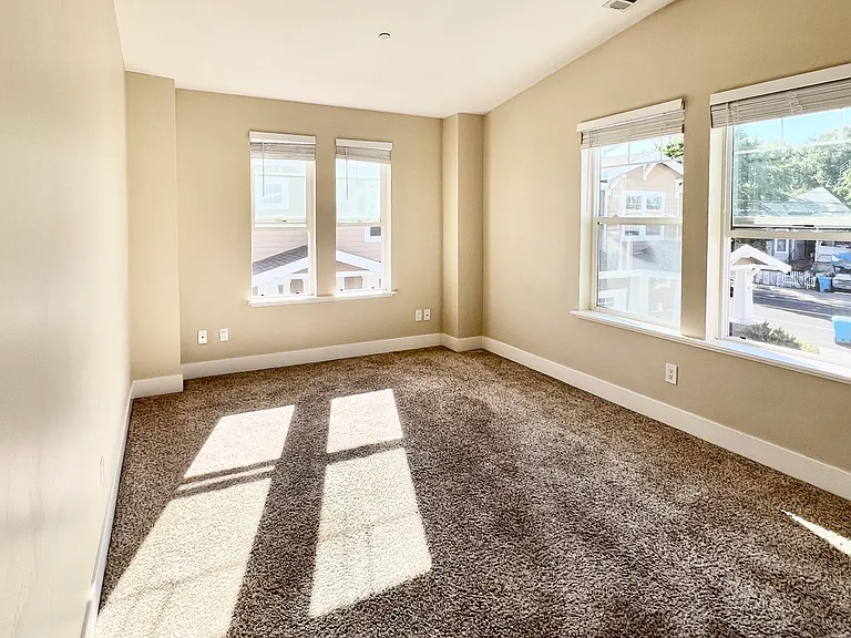 720 Harrison St — Photo 9