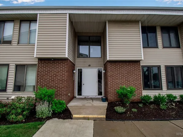 10D Southcreek Ct, East Amherst, NY 14051