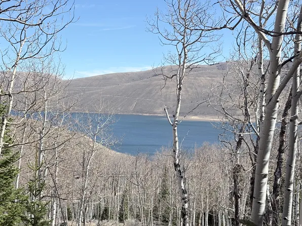 10 N Lake View Dr, Helper, UT 84526