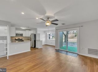 901 Meadowview Ln #901, Mont Clare, PA 19453