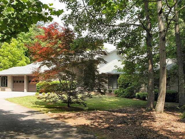 1st image of 445 Mapledale Trl