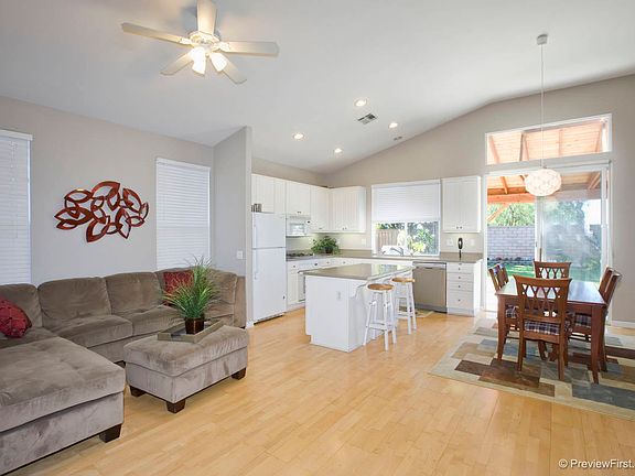 3rd image of 10826 Pacific Canyon Way