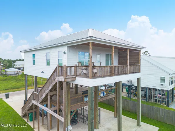 4033 Mindanao St, Bay Saint Louis, MS 39520