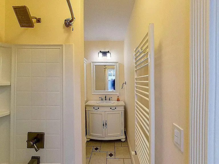 14 Cleeve St #3 — Photo 9