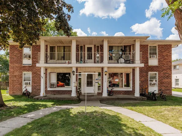 1536 David LANE, Waukesha, WI 53189