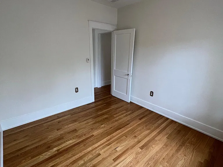 1130 E Palm Ln — Photo 21