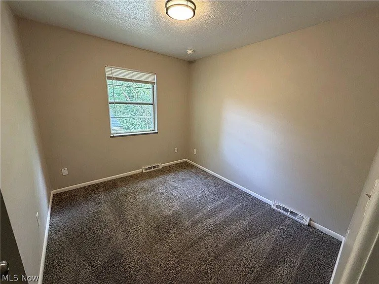 3831 Eigen St #2 — Photo 12
